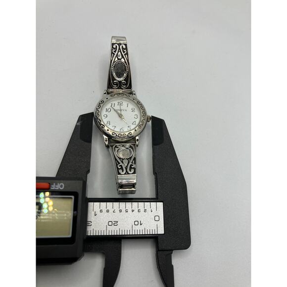 GENEVA Silver Tone Women's Watch Celtic Whimsy Analog Stretch Band Quartz - Picture 5 of 6